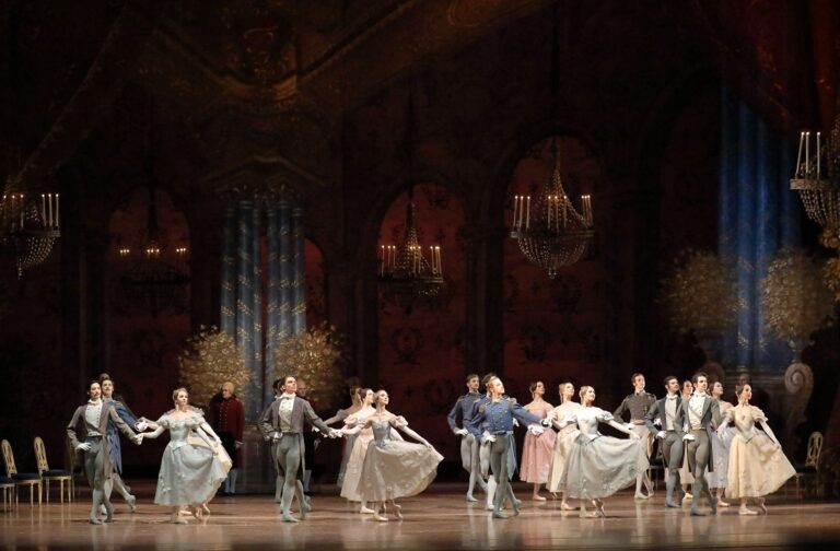 csm_2018_02_02_Onegin_Ensemble_c_W.Hoesl_cb89e81cb3
