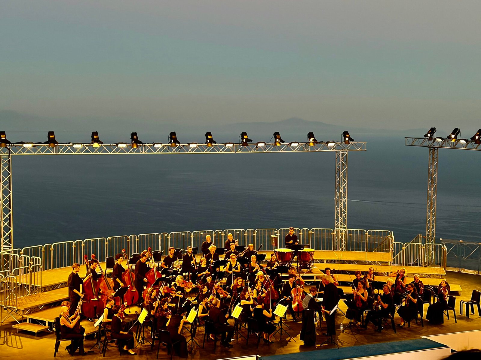 SIMON RATTLE, ISABELLE FAUST and FREIBURGER BAROCKORCHESTER | Ravello Festival